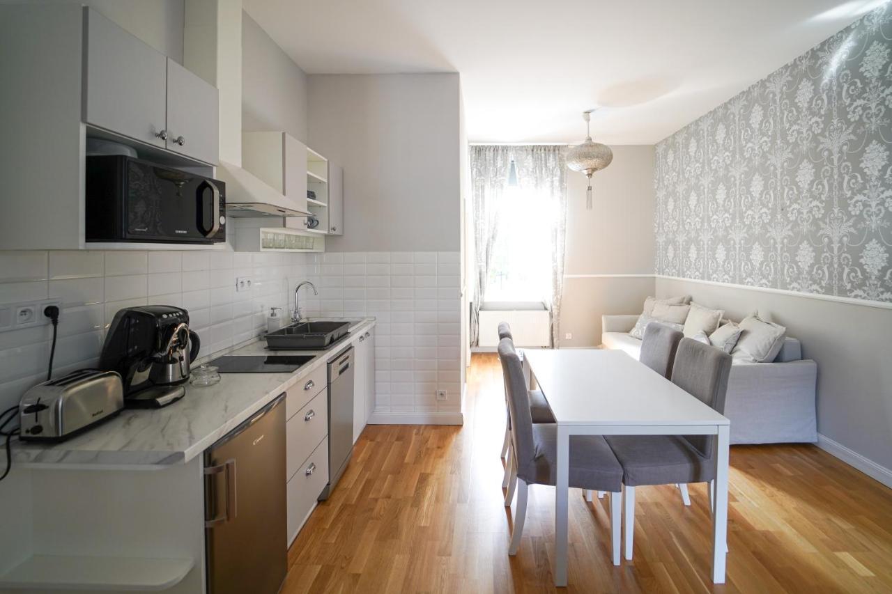 Spa Apartments Theresia Dubi  Exterior photo