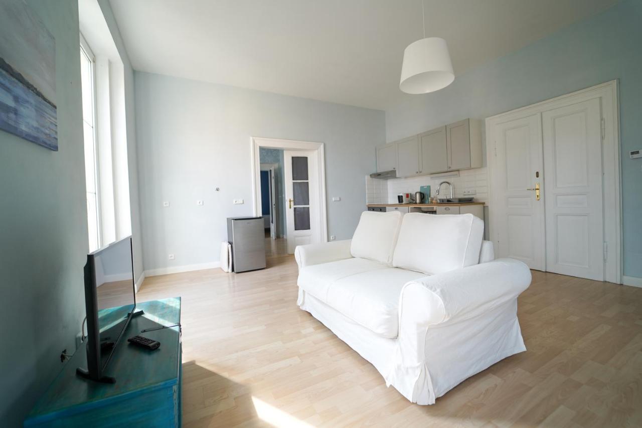Spa Apartments Theresia Dubi  Exterior photo