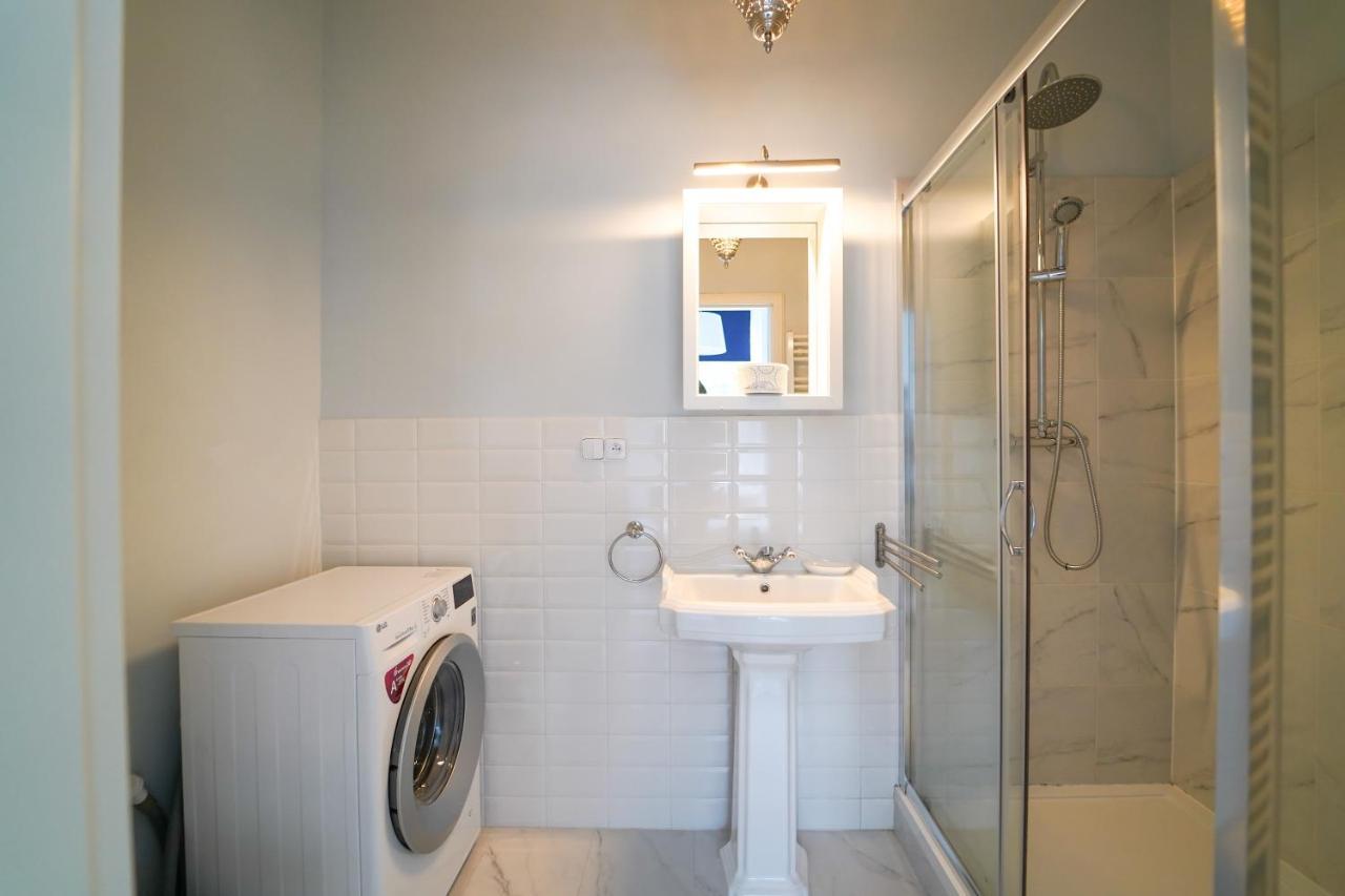 Spa Apartments Theresia Dubi  Exterior photo