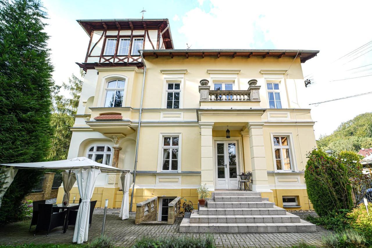 Spa Apartments Theresia Dubi  Exterior photo